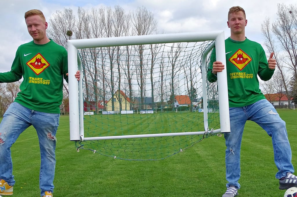 Tom (links) und Yannick Hannawald spielen mit Grün-Weiß Rieder nächste Saison in der Landesklasse.