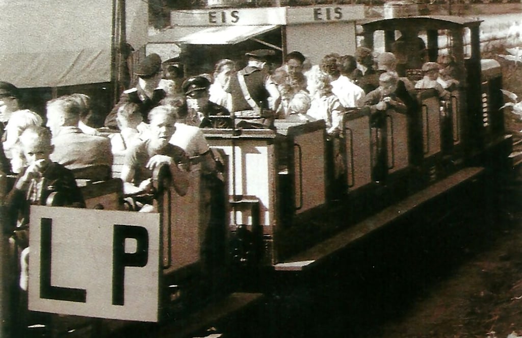 Von 1955 bis 1967 fuhr die Pioniereisenbahn durch den Stadtpark. Die Idee könnte jetzt wiederbelebt werden.