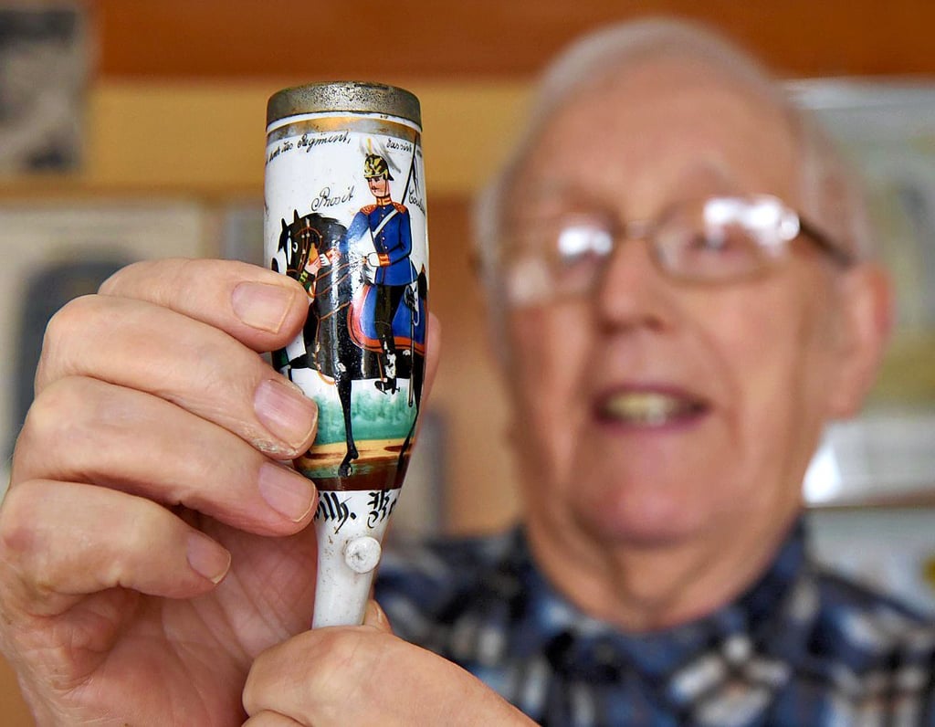 Auch einen Pfeifenkopf von damals hat Dietrich Genau noch.