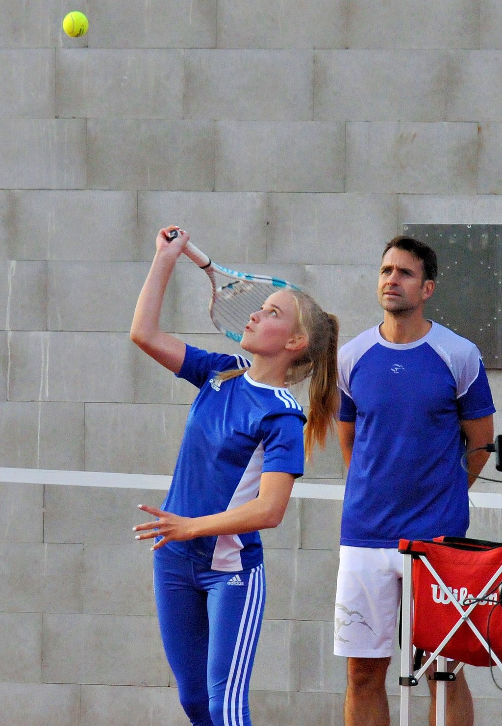 Pauline Weber vom TC Blau-Weiß Schönebeck ist seit 2020 Mitglied im Talents Team der Salzlandsparkasse. Neben ihren Erfolgen gehört auch Training mit Nicolas Kiefer zur Vita.