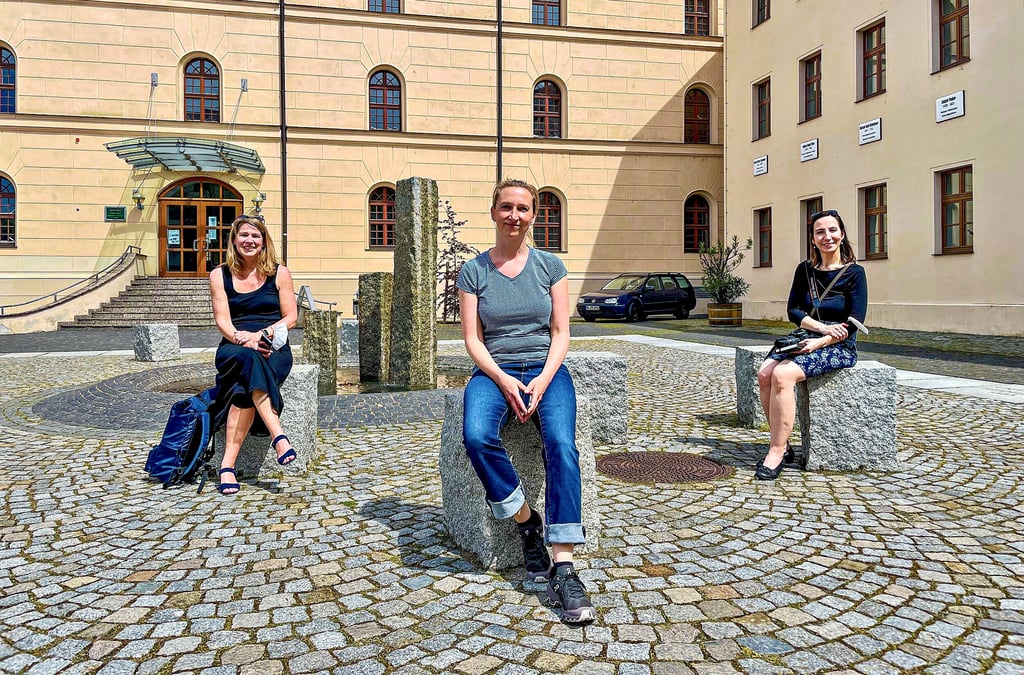Die Bloggerinnen Beate Ziehres, Sandra Hintringer und Eva Adamek (v. l.) waren unter anderem auf den Spuren Luthers in Wittenberg.