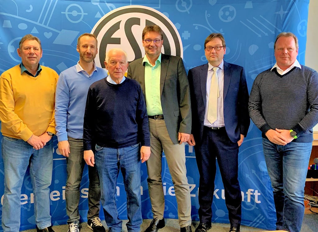 Die Führung des Fußballverbands Sachsen-Anhalt zu Beginn des Jahres 2020 von links: Vize Lothar Bornkessel, der damalige Geschäftsführer Christian Reinhardt, der damalige und mittlerweile verstorbene NOFV-Präsident Erwin Bugar, Geschäftsführer Frank Pohl, Vize Haiko Hopf, Vize Michael Rehschuh und die Frage, wie der Verband in Zukunft aufgestellt sein wird.