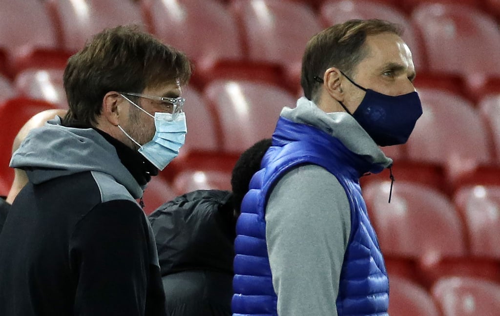 Konkurrenten um einen Platz in der Königsklasse: Liverpool-Coach Jürgen Klopp (l) und Chelseas Thomas Tuchel.