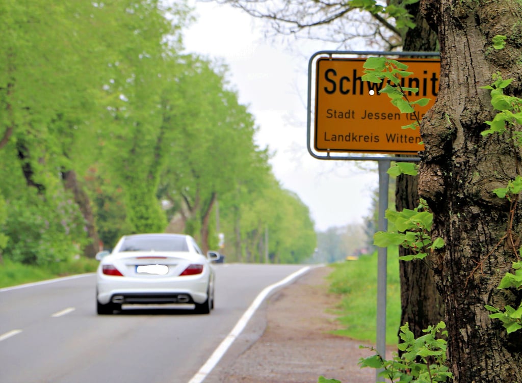 Das Tempomessgerät, dass die Stadt Jessen kaufen möchte, könnte auch in der Berliner Straße in Schweinitz zum Einsatz kommen.