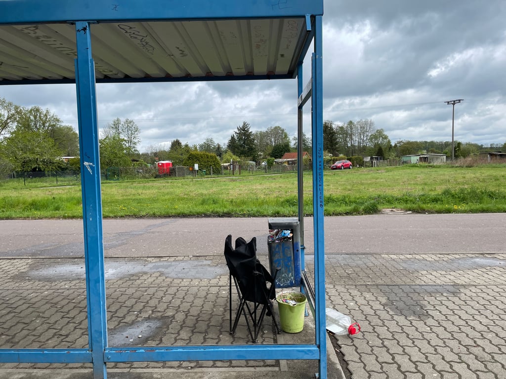 50 Jugendliche haben an Himmelfahrt im Lochower Weg in Möckern gefeiert - trotz Corona-Kontakteinschränkungen.