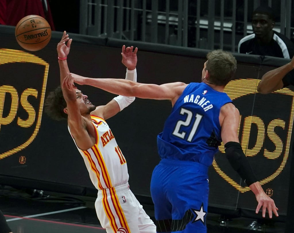 Moritz Wagner (r) musste sich mit den Orlando Magic den Atlanta Hawks geschlagen geben.