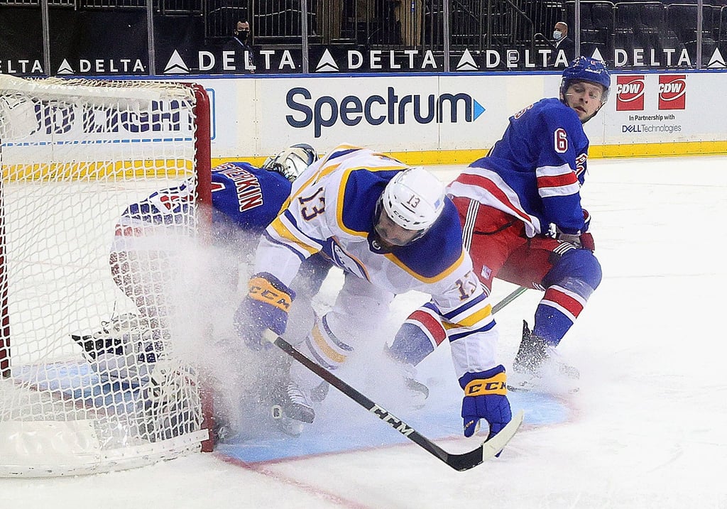 Steht im DEB-Aufgebot für die Eishockey-WM: Tobias Rieder (M) von den Buffalo Sabres.