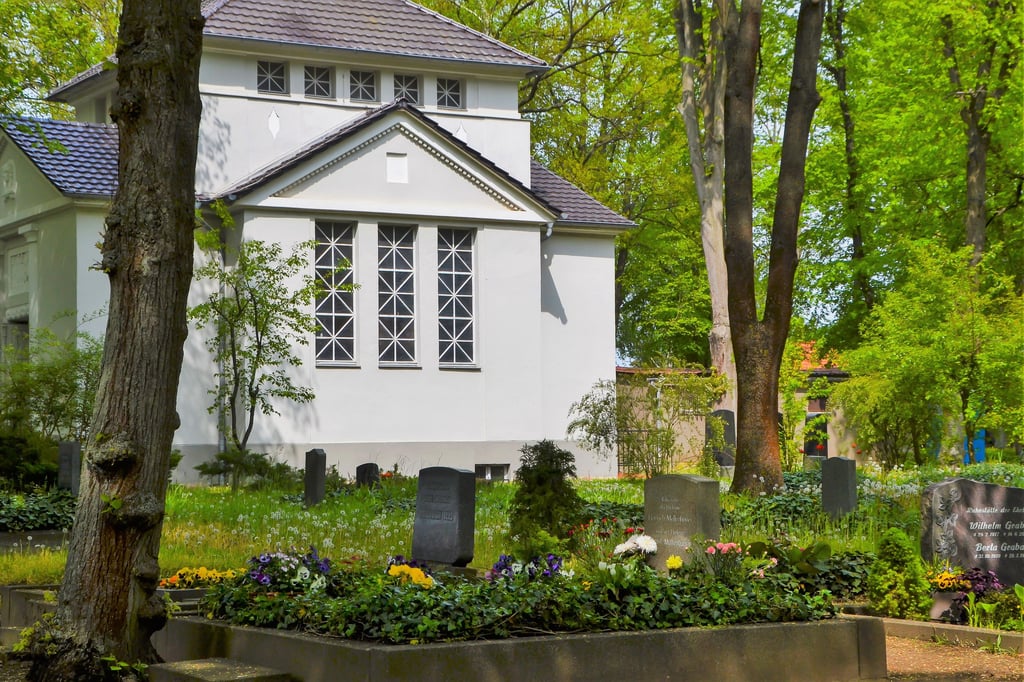 Die Friedhofsruhe in Wanzleben wird nicht nur von Krähen sondern auch von Müllsündern gestört.