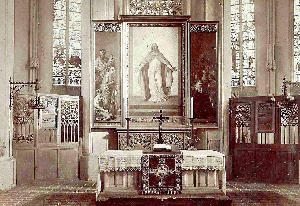 Ein Blick auf den geöffneten Hauptaltar der Kirche St. Nicolai, der einst größten Hallenkirche Anhalts, die rund 650 Sitzplätze bot.