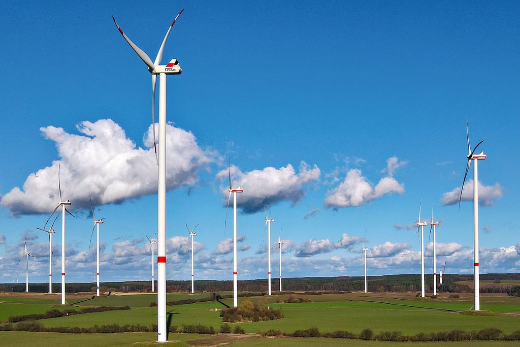Der Landkreis Stendal plant in seinem Klimaschutzkonzept, die Stromerzeugung aus regenerativen Energien zu höhen und dadurch den CO2-Ausstoß zu minimieren.