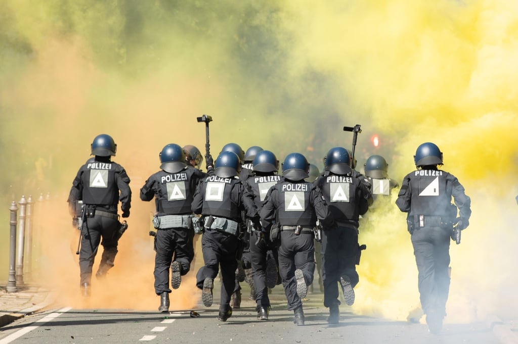 In Dresden kam es zu Ausschreitungen zwischen Dynamo-Fans und der Polizei.