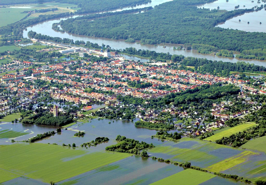 Teile von Aken wurden im Juni 2013 überschwemmt, nachdem der Deich bei „Mutter Sturm“ den Wassermassen nicht länger standgehalten hat.