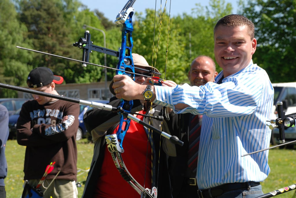 Als Sportminister hat Holger Stahlknecht verschiedene Sportstätten gesehen und diverse Sportarten probiert. Jetzt strebt er den Chef-Sessel des Fußballverbandes Sachsen-Anhalt an.