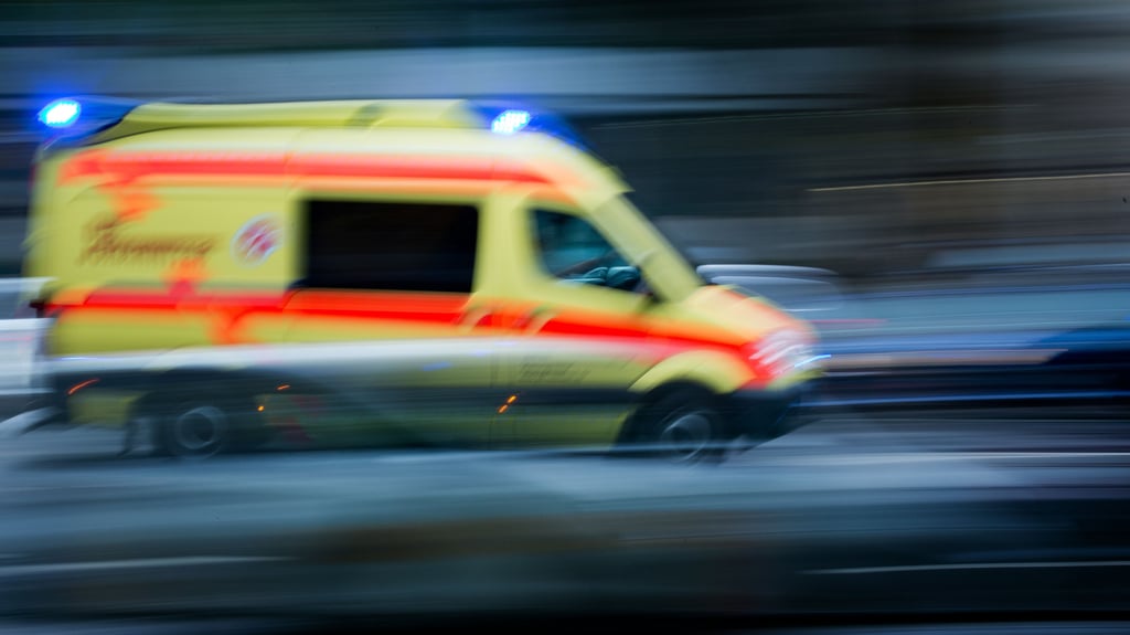 Der Verletzte wurde noch am Tatort versorgt.