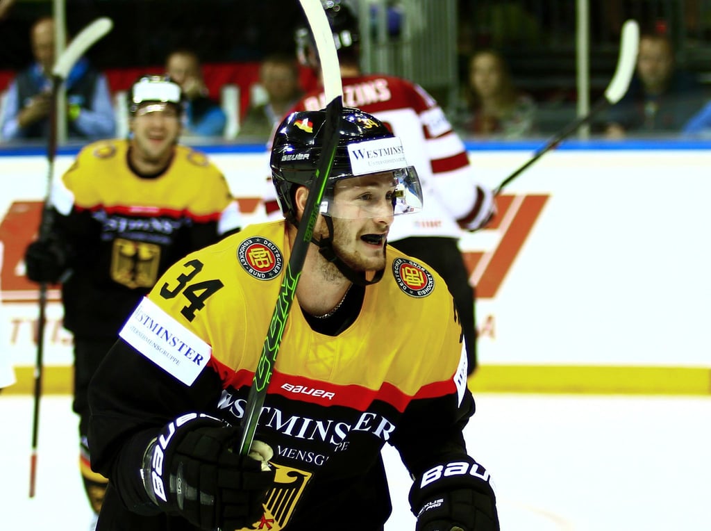 Eishockey-Star Tom Kühnhackl feiert sein WM-Debüt.
