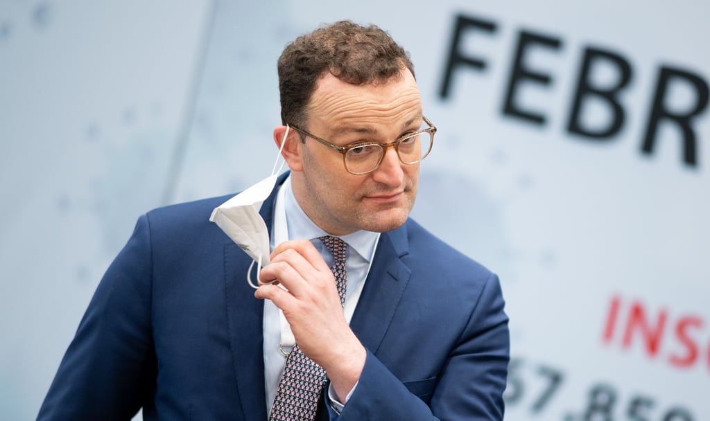 Laut Gesundheitsminister Jens Spahn (CDU) könnten Kinder zwischen 6 und 16 Jahren künftig von der FFP2-Maskenpflicht befreit werden.