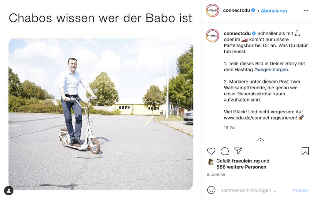 CDU-Generalsekretär Paul Ziemiak auf einem Roller. Ob man jungen Menschen so Politik näher bringt?