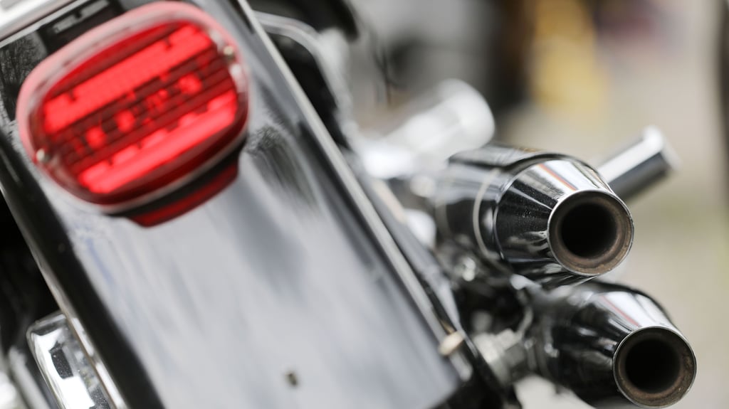 Der Motorradfahrer zog sich schwere Verletzungen zu, alle anderen Beteiligten blieben unverletzt Foto: Oliver Berg/