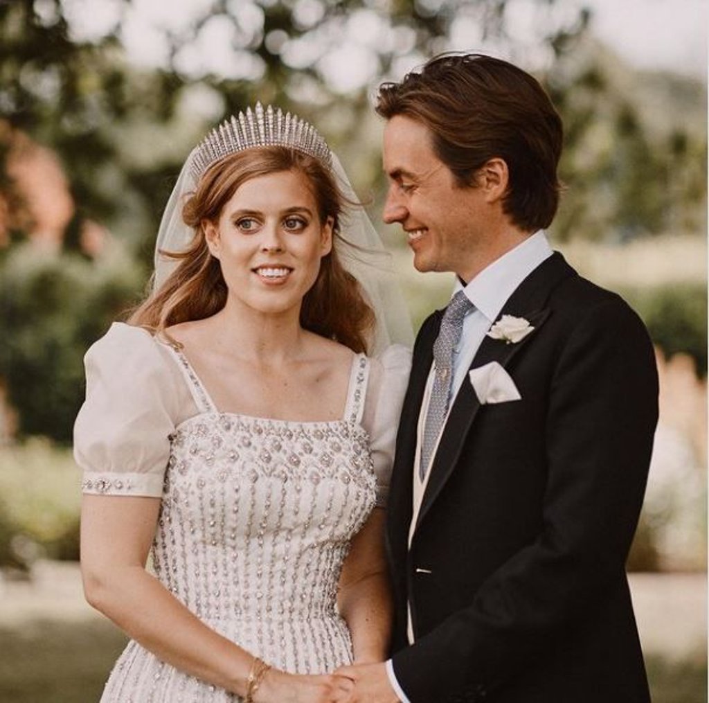 Mit diesem Foto verkündeten Beatrice und Prinzessin Beatrice und ihr Ehemann Edoardo Mapelli Mozzi die Schwangerschaft.