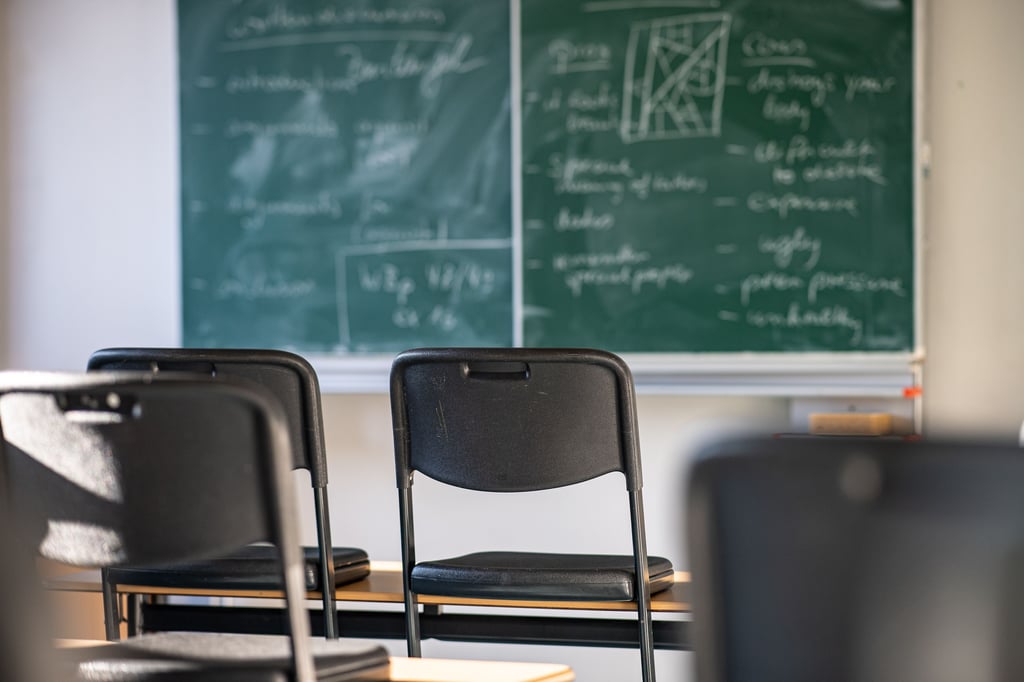 Ein Klassenzimmer.
