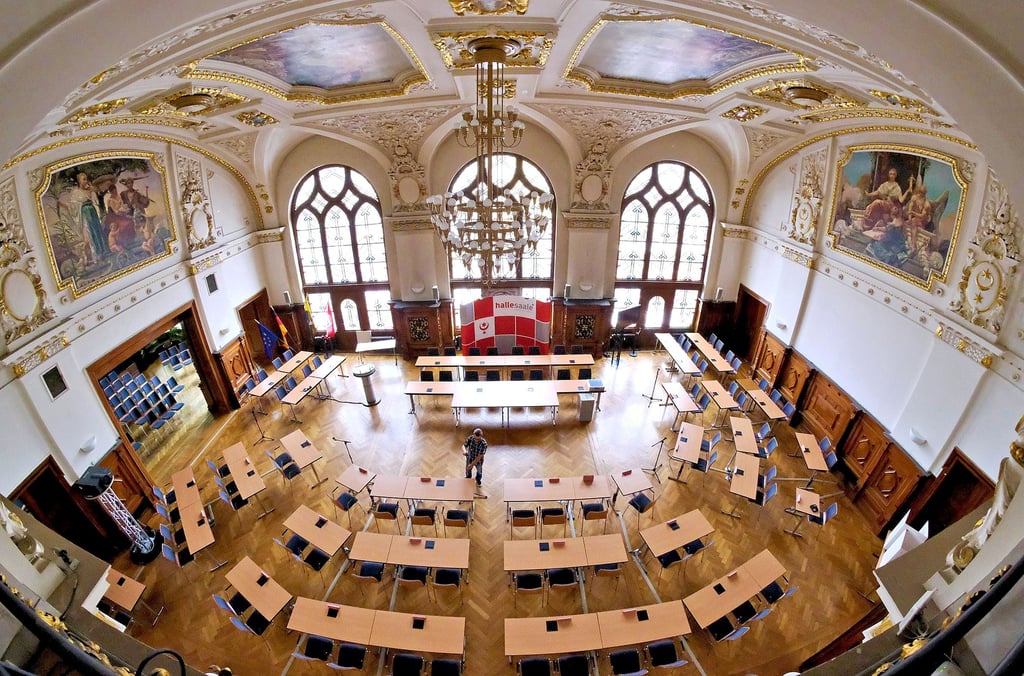 Wie lange bleibt der Prunksaal des Stadthauses gesperrt? Bis das Deckenproblem gelöst ist, könnten Monate vergehen.