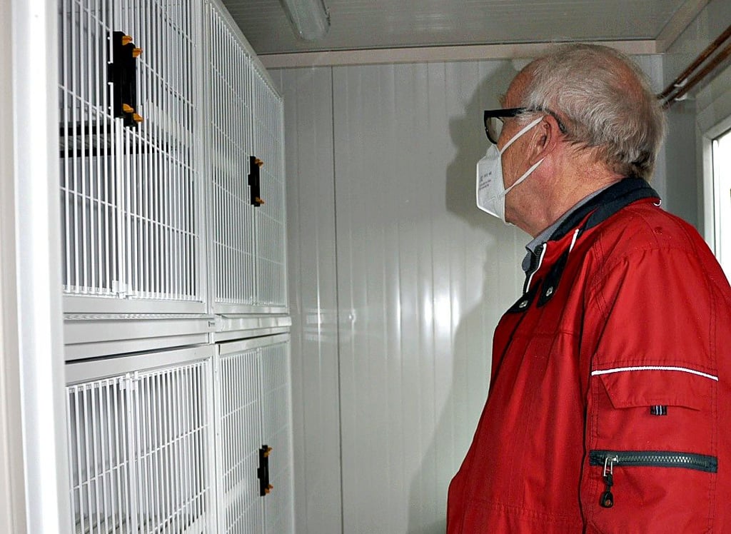 Die Käfige für die benötigte Kranken- und Quarantänestation für die Katzen sind inzwischen eingetroffen.