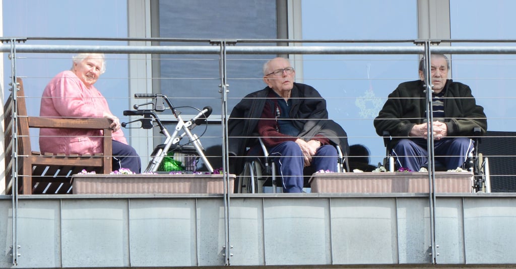 Im DRK-Pflegeheim „Am Kaland“ verfolgten ein paar Senioren auf den Balkonen das improvisierte Frühlingskonzert.