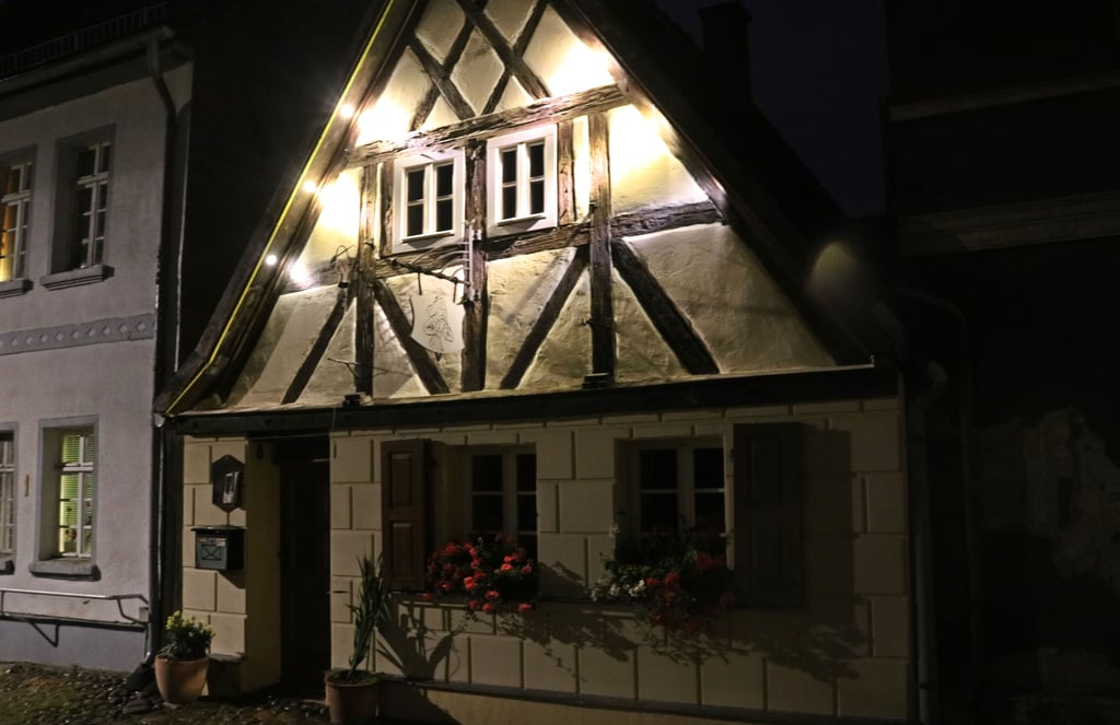 Das kleinste Hasus von Zerbst auf dem großen Klosterhof.