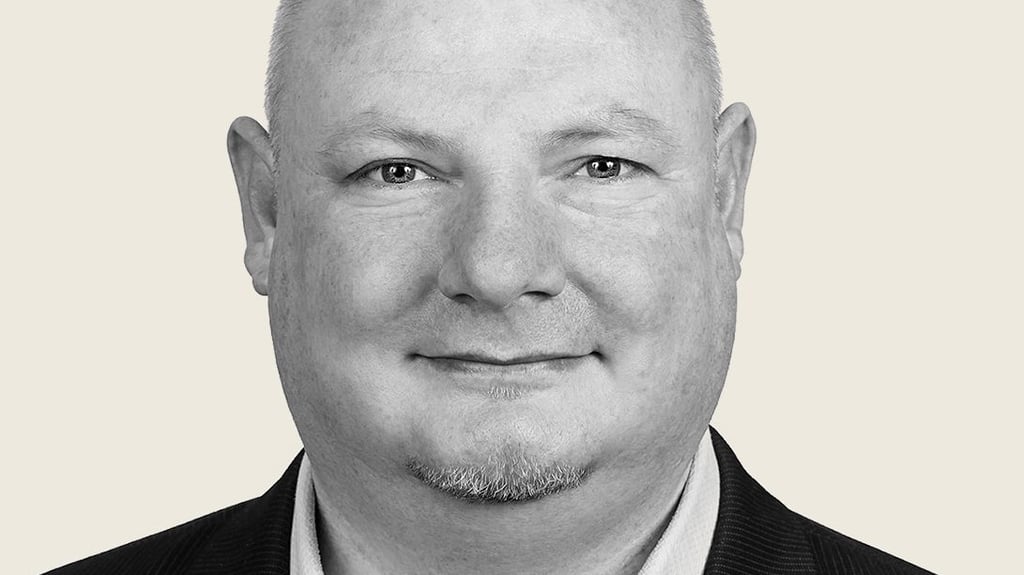 Er ist 44 Jahre alt • wohnt schon immer in Halle-Neustadt •  lebt in einer eingetragenen Lebenspartnerschaft • ist Diplom-Biologe • liest am liebsten Krimis • ist Fan von „Star Trek“ und „Star Wars“ • sitzt seit 2006 im Landtag