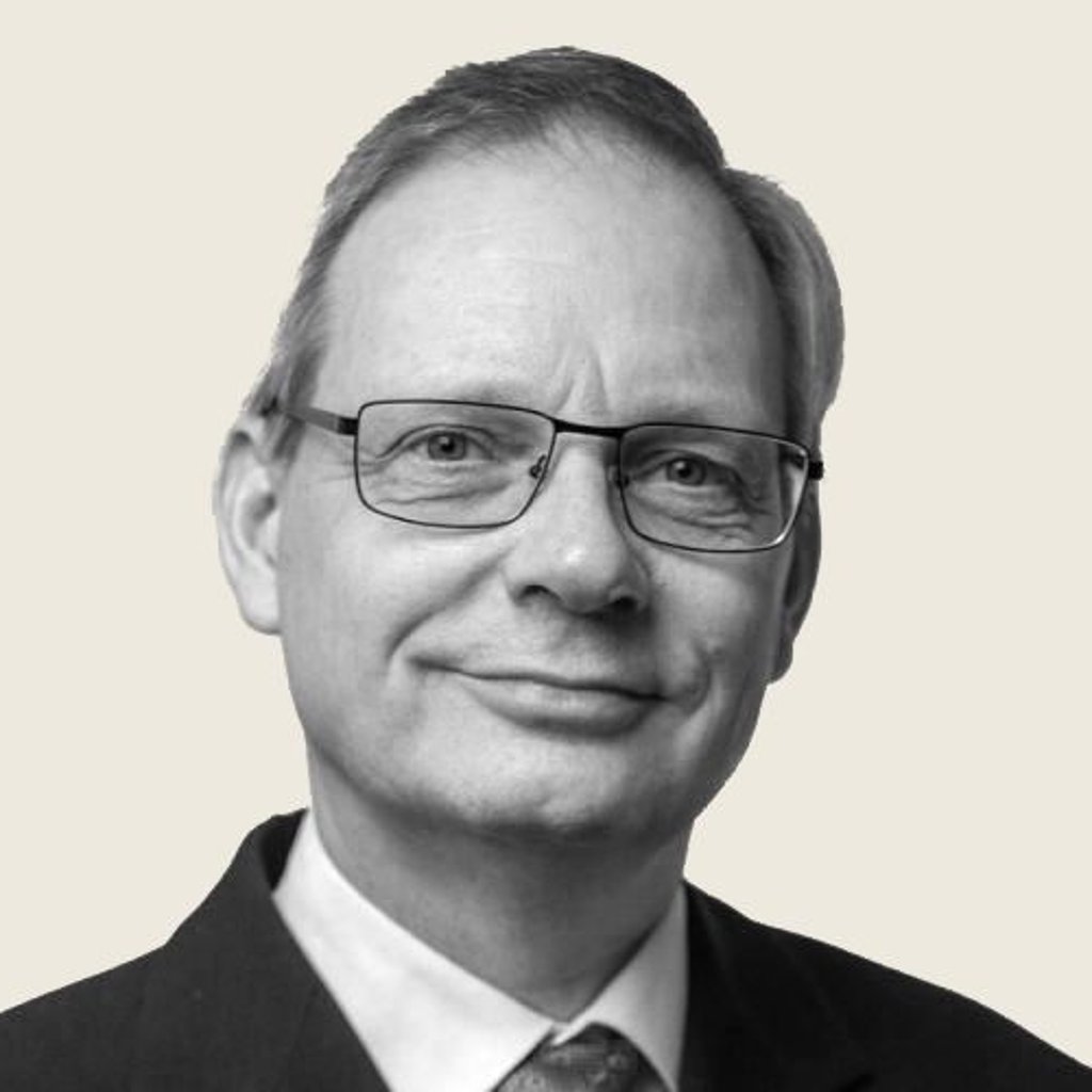 Er ist 56 Jahre alt • ist von Beruf Volkswirt • lebt in Halle • 
 ist verheiratet • hat zwei Kinder • betreibt in seiner Freizeit 
Ahnenforschung • interessiert sich für die Sprachen und 
Kulturen von Japan und China