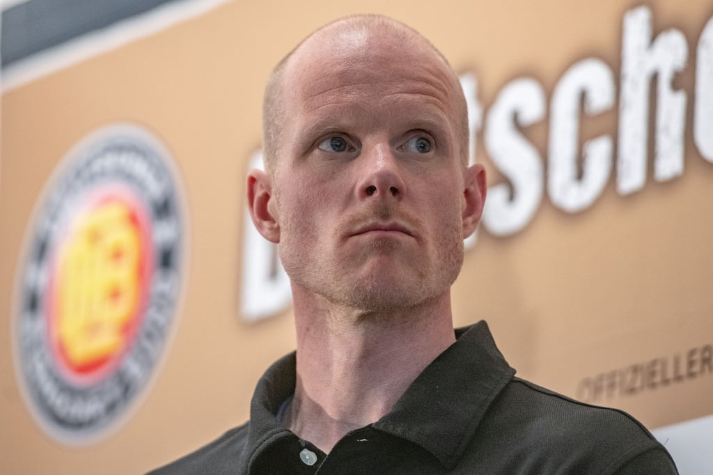 Geht mit hohen Ansprüchen in die Eishockey-WM: DEB-Coach Toni Söderholm.