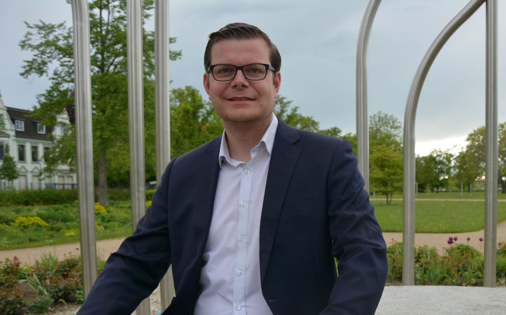 Jan Braunsberger kandidiert für den Posten des Landrates im Jerichower Land. Der 32-jährige CDU-Politiker lebt in Gerwisch und arbeitet als Tourismusmanager in der Kreisverwaltung des Landkreises Börde.