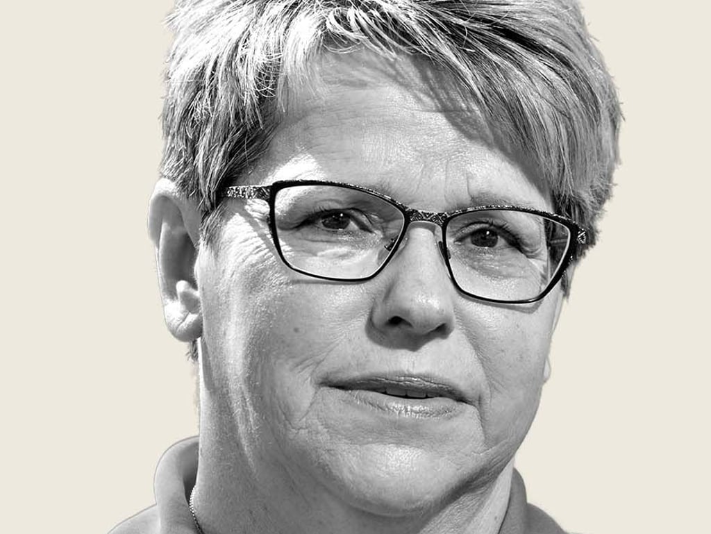 Sie ist 58 Jahre alt • lebt in Tornau vor der Heide•  ist  glücklich verheiratet  • hat den Heimat- und Dorfverein in ihrem Wohnort mitbegründet und steht ihm noch heute vor    • hat vier erwachsene Kinder und sechs Enkelkinder • ist in der Freiwilligen Feuerwehr aktiv