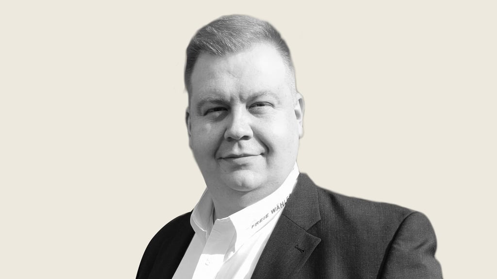 Er ist 40 Jahre alt • lebt in Muldenstein •  in seiner Freizeit ist er  aktiv beim Sportverein Rot-Weiss  als Abteilungsleiter Volleyball  und auch sonst dort sehr engagiert •   mit seiner Region ist er fest verwurzelt • seine geliebte Frau, so sagt er, und seine Jungs stehen fest hinter ihm