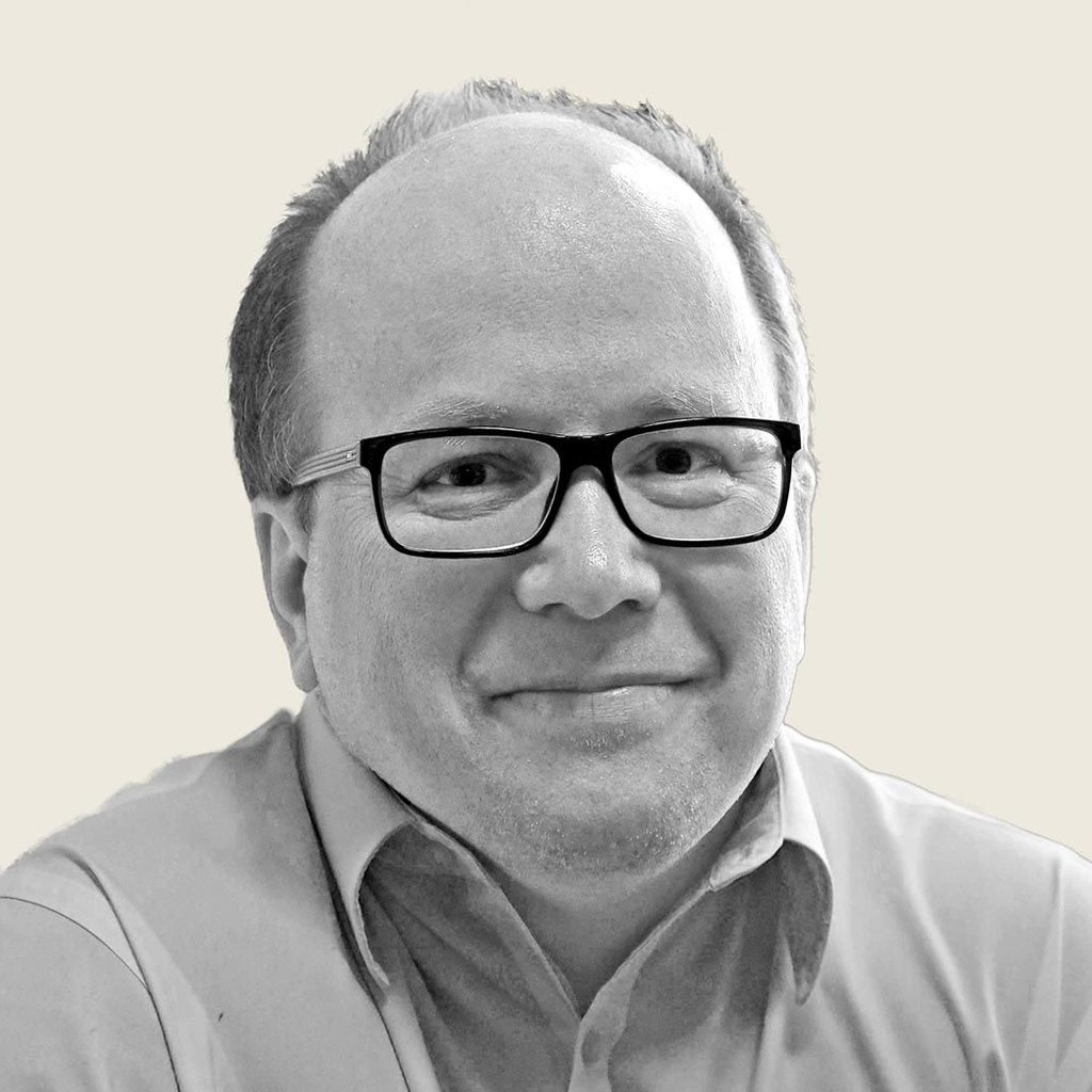 Yves Metzing ist 47 Jahre alt • SPD-Mitglied seit 1990 • lebt in Aschersleben • ist Betriebswirt und arbeitet als Regionalgeschäftsführer seiner Partei • Vater von sechs Kindern, seine Freizeit verbringt er am liebsten mit der Familie