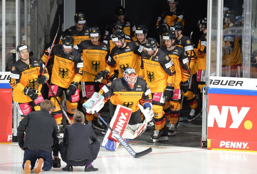 Die deutschen Eishockey-Cracks sind bei der WM in Riga gefordert.