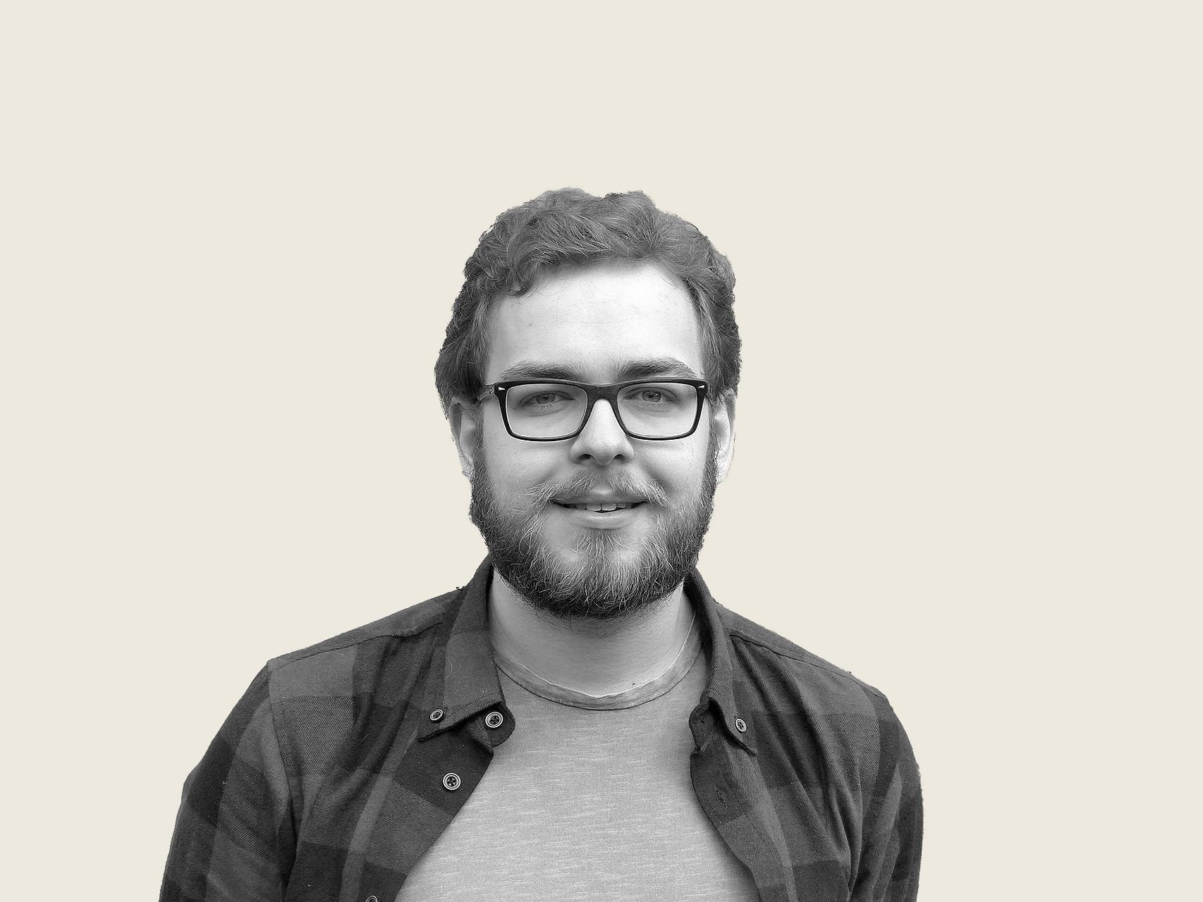 Er ist 25 Jahre alt und Student &#8226; lebt derzeit im Studienort  Bayreuth, ist aber im Altlandkreis Bitterfeld  zu Hause &#8226; ist ein begeisterter Langstreckenschwimmer &#8226; liest in seiner Freizeit gerne historische Romane oder auch Fantasy-Literatur. 