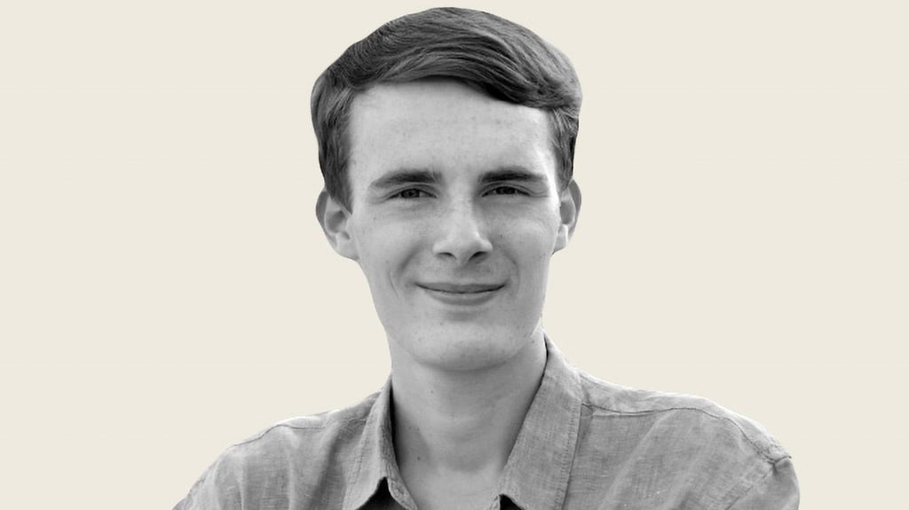 Marek Boeck ist 18 Jahre alt und wohnt in Dessau Kochstedt. An der Ganztagsschule Zoberberg hat er 2019 seinen Realschulabschluss gemacht und war als Schülersprecher im Landesschülerrat. Seine Freizeit verbringt er am liebsten in der Natur - egal ob mit dem Fahrrad oder zu Fuß.