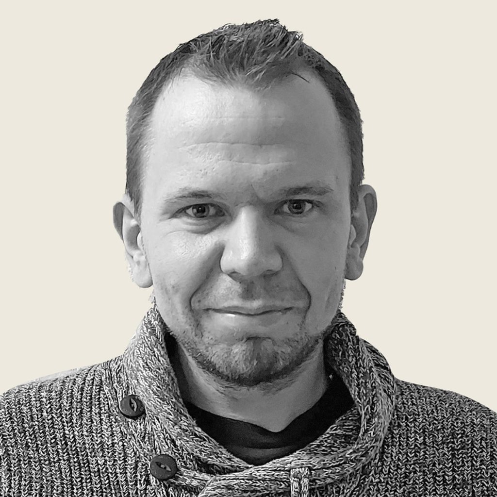 Denis Mau ist 36 Jahre alt • ist in Wernigerode aufgewachsen und wohnt mit seiner Lebensgefährtin dort • entschloss sich nach einer Harz-Ostsee-Wanderung im Dürresommer 2018 den Grünen beizutreten • liest in seiner Freizeit gern Bücher über Wirtschaft und Finanzmärkte