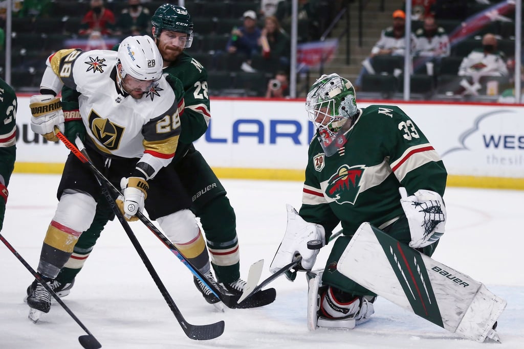 Die Minnesota Wild mussten sich im dritten Playoff-Spiel den Vegas Golden Knights (weiße Trikots) geschlagen geben.
