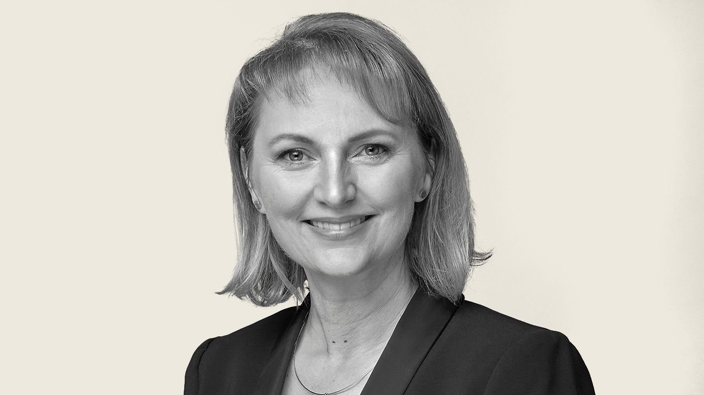 Karin Tschernich-Weiske ist 47 Jahre alt &#8226; machte 1992 ihr Abitur Dessauer Philanthropinum &#8226; studierte Jura in Halle, Oslo und Dublin &#8226; ist verheiratet und hat zwölfjährige Drillingsmädchen &#8226; fährt   gerne mit einem Rennrad zur Arbeit und findet, dass es an Radwegen mangelt