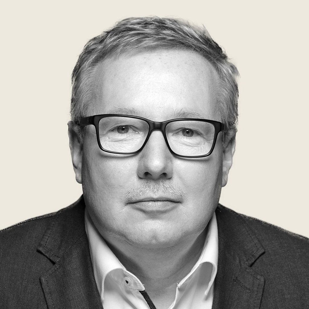 Andreas Steppuhn ist 59 Jahre alt • ist gelernter Stahlbetonbauer
• ließ sich zum Organisationssekretär beim DGB ausbilden • lebt seit mehr als der Hälfte seines Lebens in Sachsen-Anhalt • ist verheiratet und hat drei Kinder • verteilt im Wahlkampf Petersiliensamen