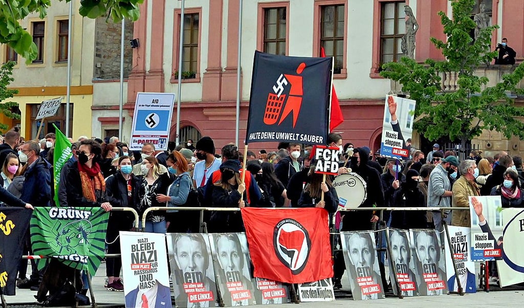 Plakate gegen Höcke, doch der hatte kurz vorher abgesagt.