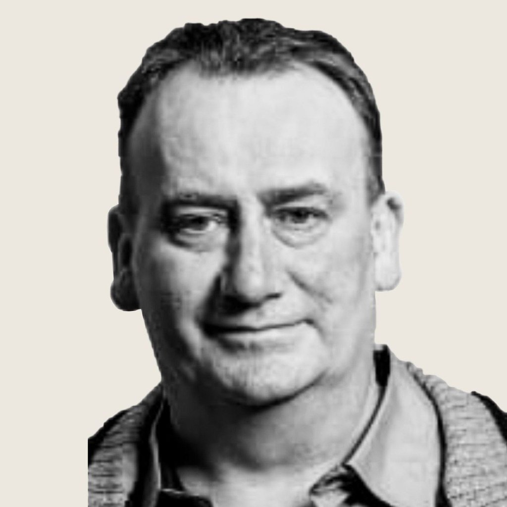 Steffen Mente ist 49 Jahre alt • lebt   und arbeitet in seiner Geburtsstadt  Quedlinburg - „der  Bezug ist mir  wichtig“ •  ist verheiratet und hat drei Kinder   • spielt Tennis, Fußball und bowlt    • sitzt dem FDP-Ortsverband  vor und ist stellvertretender Kreisvorsitzender