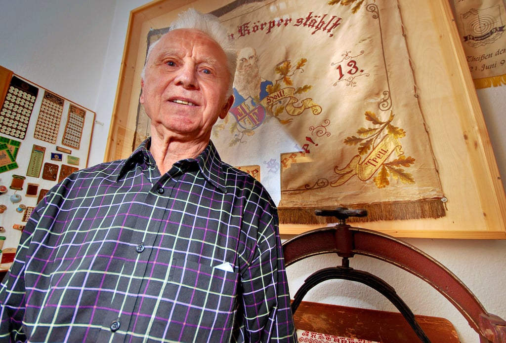 Der 83-jährige Theißener Fredi Reimer hat sein Leben dem Sport verschrieben.