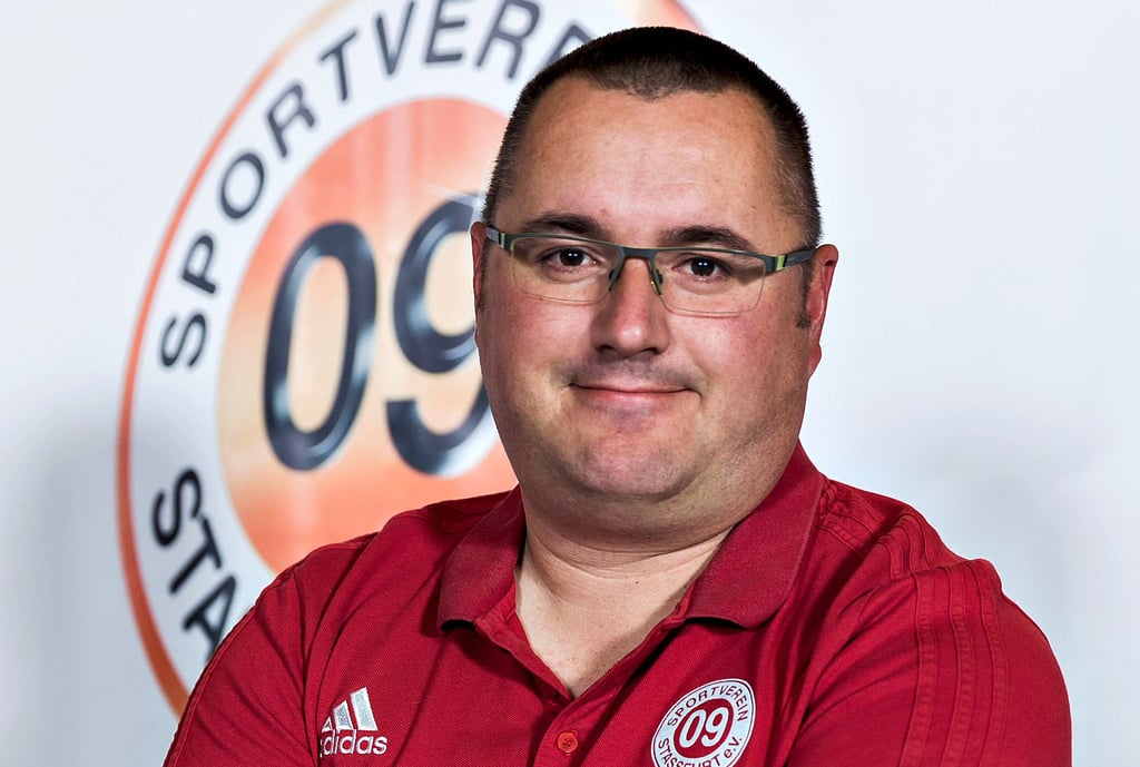 Christian Krüger, Vorsitzender des SV 09 Staßfurt, blickt optimistisch auf die kommende Saison. Großes Vertrauen setzt er vor allem in das Trainerteam um Neu-Coach Torsten Lange.