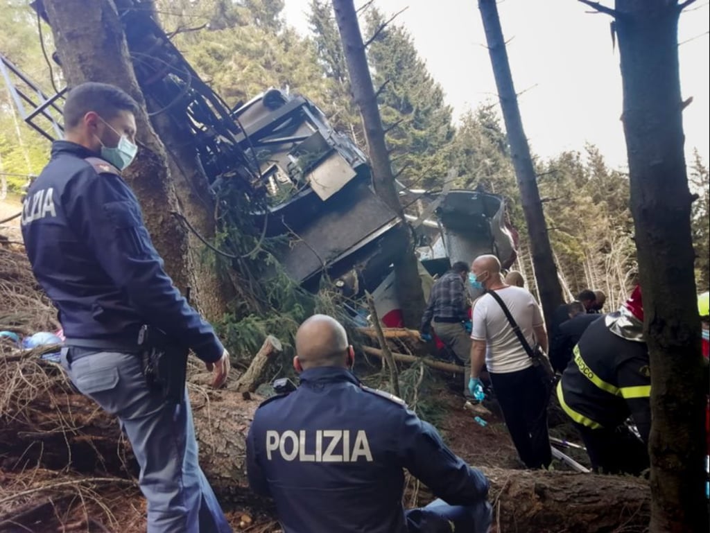 Neun Menschen sind nach Angaben von Rettungskräften bei dem Seilbahnunglück ums Leben gekommen.