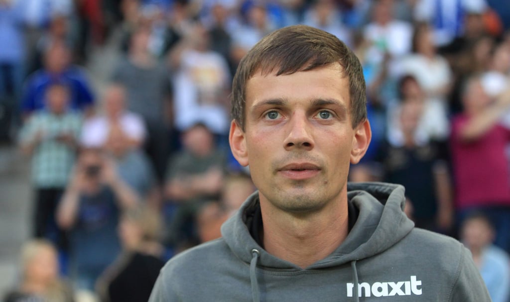 Christian Preußer am Spielfeldrand.