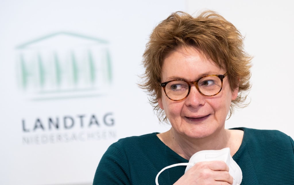 Daniela Behrens (SPD) spricht auf einer Pressekonferenz.