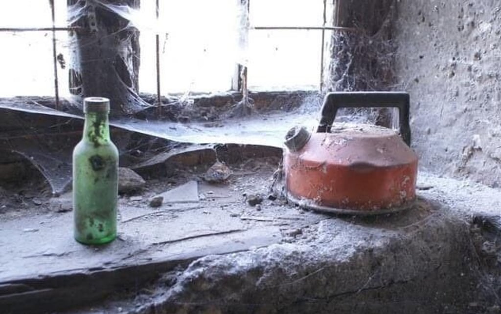 "Lost Places", nennt man verlassene Orte, die oft einen kunstvollen morbiden Reiz verströmen.